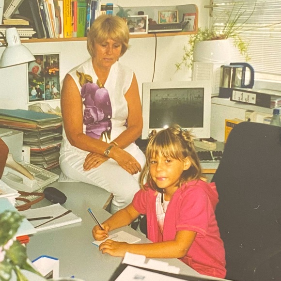 Meet your Posher, LG - Picture 3 of 3